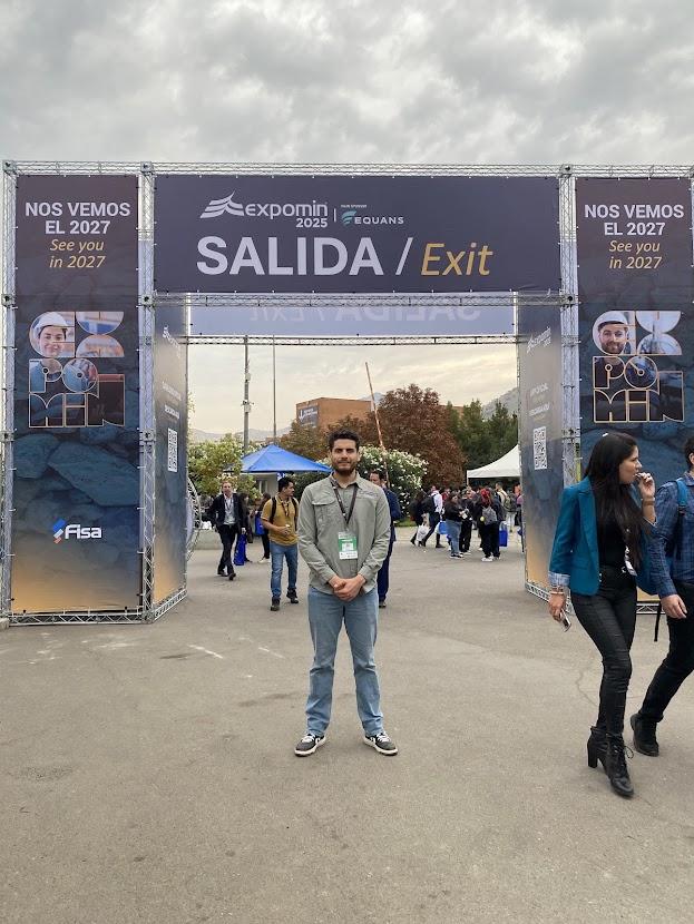 Integrante de Código Startup en la salida de la feria Expomin